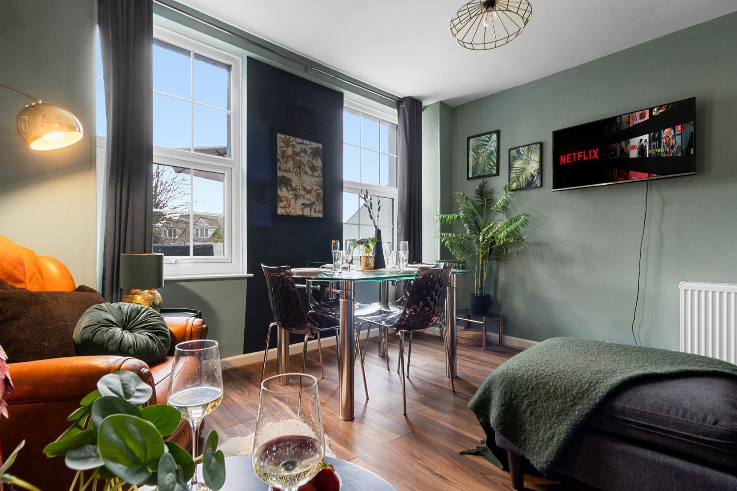 Stylish 2 Bed Apartment Near Beach, Parking, Wifi, Netflix Teignmouth Buitenkant foto